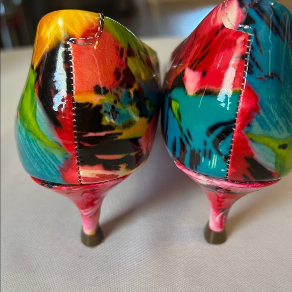 Vionic Multicolor Heels - Picture 6 of 9